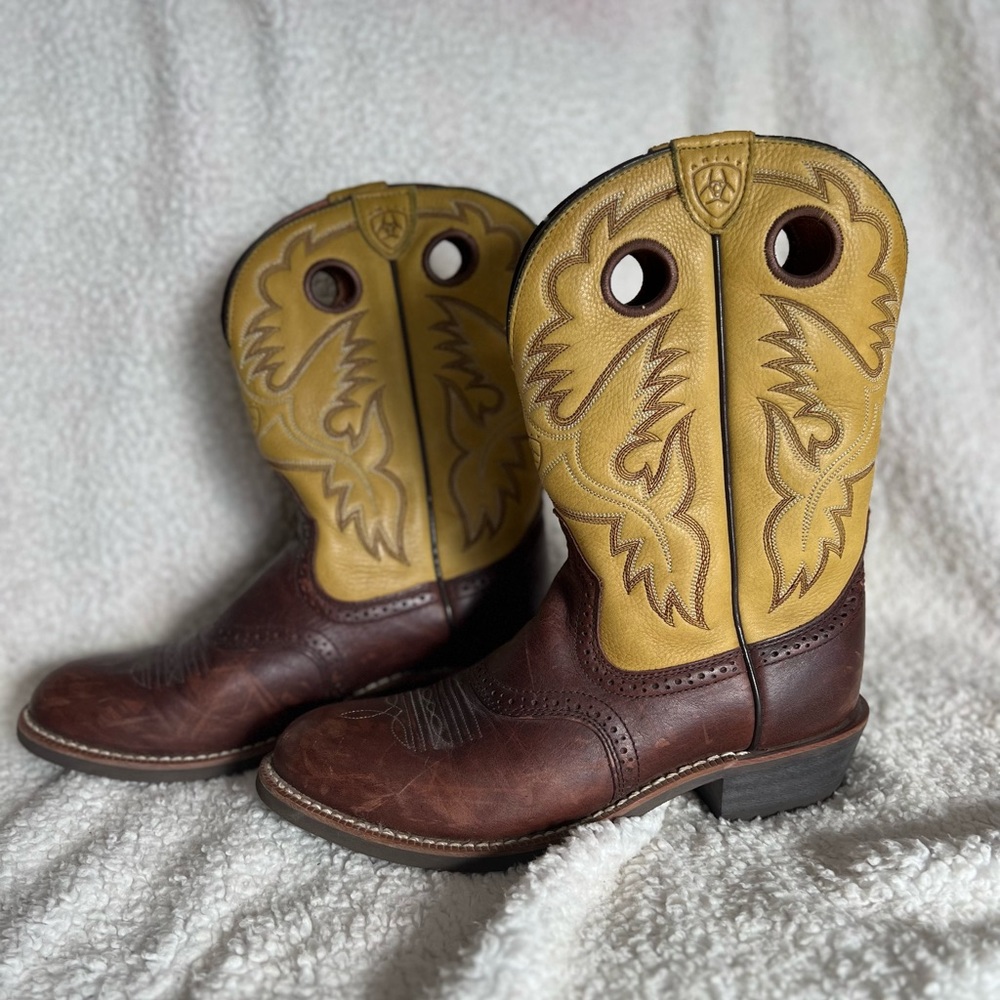 Ariat Style 29325 Yellow & Brown, Size 9.5B